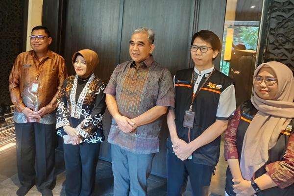 Rumah Dinas Didatangi Petugas Sensus Ekonomi, Ketua MPR Muzani Tekankan Pentingnya Data dan Angka Rumah Dinas Didatangi Petugas Sensus Ekonomi, Ketua MPR Muzani Tekankan Pentingnya Data dan Angka