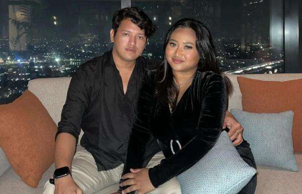 Congrats, Maria Simorangkir Resmi Dilamar Sang Kekasih Congrats, Maria Simorangkir Resmi Dilamar Sang Kekasih