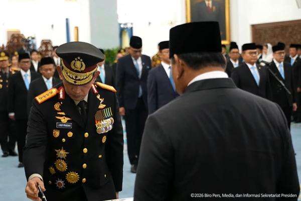 Gantikan Dudung Abdurachman, Listyo Sigit Prabowo Jabat Kepala KSP Gantikan Dudung Abdurachman, Listyo Sigit Prabowo Jabat Kepala KSP