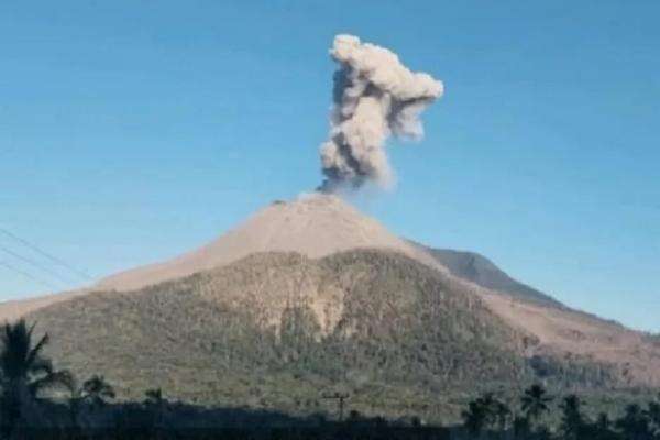 Tak Erupsi Sejak Akhir Agustus 2026, Status Gunung Lewotobi Laki-laki Turun Jadi Waspada Tak Erupsi Sejak Akhir Agustus 2026, Status Gunung Lewotobi Laki-laki Turun Jadi Waspada