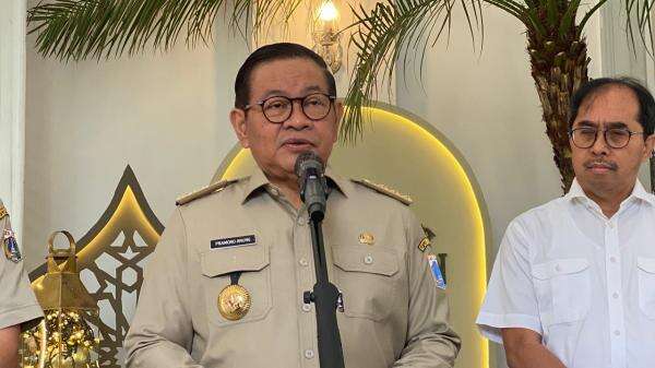 Pramono Akui Udara Jakarta Memburuk, 31 Rumah Sakit dan 44 Puskesmas Disiagakan Pramono Akui Udara Jakarta Memburuk, 31 Rumah Sakit dan 44 Puskesmas Disiagakan
