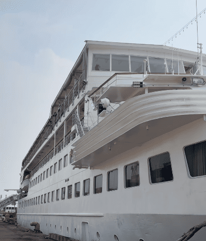 MV Doulos Hope Bersandar di Tanjung Priok, Bawa Ribuan Buku dan Relawan dari 35 Negara MV Doulos Hope Bersandar di Tanjung Priok, Bawa Ribuan Buku dan Relawan dari 35 Negara