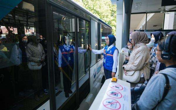 Pemprov DKI Akan Tambah Golongan yang Gratis Naik Transportasi Umum Pemprov DKI Akan Tambah Golongan yang Gratis Naik Transportasi Umum