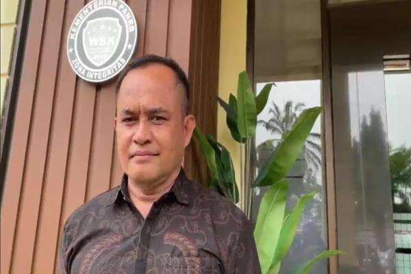 Dituding Gelapkan Sertifikat Vila hingga Mau Disomasi Ruben Onsu, Pihak Sarwendah Buka Suara Dituding Gelapkan Sertifikat Vila hingga Mau Disomasi Ruben Onsu, Pihak Sarwendah Buka Suara