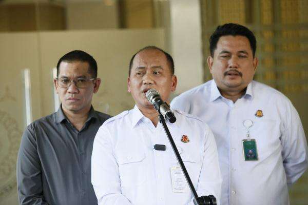 Kejagung Periksa Enam Saksi Terkait TPPU Eks Jampidsus Febrie Adriansyah Kejagung Periksa Enam Saksi Terkait TPPU Eks Jampidsus Febrie Adriansyah