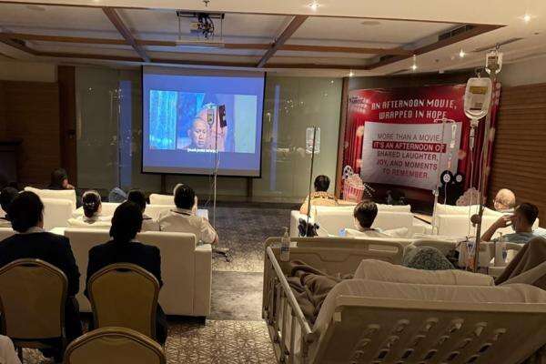 MRCCC Siloam Semanggi Ajak Cancer Warrior Nonton Film Agak Laen Bersama Oki Rengga MRCCC Siloam Semanggi Ajak Cancer Warrior Nonton Film Agak Laen Bersama Oki Rengga