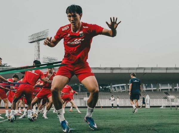 Besok Mitchell Baker Ambil Sumpah WNI, Siap Perkuat Timnas Indonesia di Piala AFF 2026! Besok Mitchell Baker Ambil Sumpah WNI, Siap Perkuat Timnas Indonesia di Piala AFF 2026!