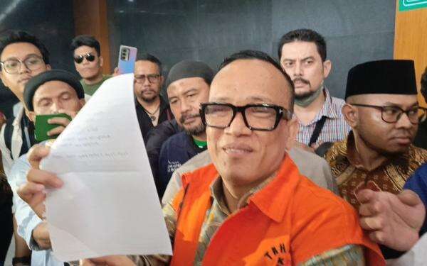 Eks Wamenaker Noel Didakwa Terima Gratifikasi, Kantongi Rp3,3 Miliar dan Dapat Motor Ducati Eks Wamenaker Noel Didakwa Terima Gratifikasi, Kantongi Rp3,3 Miliar dan Dapat Motor Ducati
