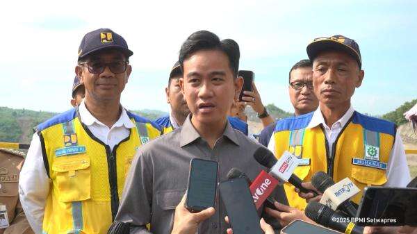 Gibran Respons Survei Celios: Bagian dari Demokrasi Sekaligus Bahan Evaluasi Gibran Respons Survei Celios: Bagian dari Demokrasi Sekaligus Bahan Evaluasi
