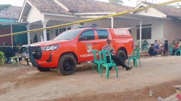 Perampokan di Lampung Timur, Pengusaha Studio Foto Ditemukan Tewas Bersimbah Darah Perampokan di Lampung Timur, Pengusaha Studio Foto Ditemukan Tewas Bersimbah Darah