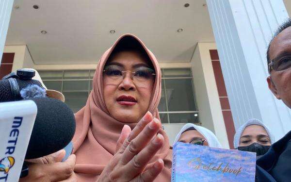 Dokter Tifa Tegaskan Tidak Menyerah Hadapi Kasus Ijazah Jokowi Dokter Tifa Tegaskan Tidak Menyerah Hadapi Kasus Ijazah Jokowi