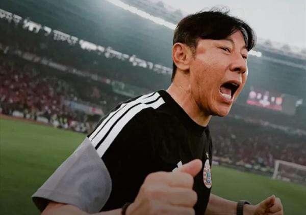 Persija Jakarta Kena Hukuman, Shin Tae-yong Minta The Jakmania Belajar dari Kesalahan Persija Jakarta Kena Hukuman, Shin Tae-yong Minta The Jakmania Belajar dari Kesalahan