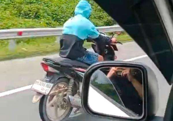 Pemotor Tanpa Helm Masuk Tol Pekanbaru-Dumai, Mengaku Tak Tahu Aturan Larangan Pemotor Tanpa Helm Masuk Tol Pekanbaru-Dumai, Mengaku Tak Tahu Aturan Larangan