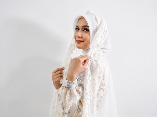 Jelang Nikah, Dea Annisa Gelar Pengajian Sederhana Bernuansa Putih Jelang Nikah, Dea Annisa Gelar Pengajian Sederhana Bernuansa Putih