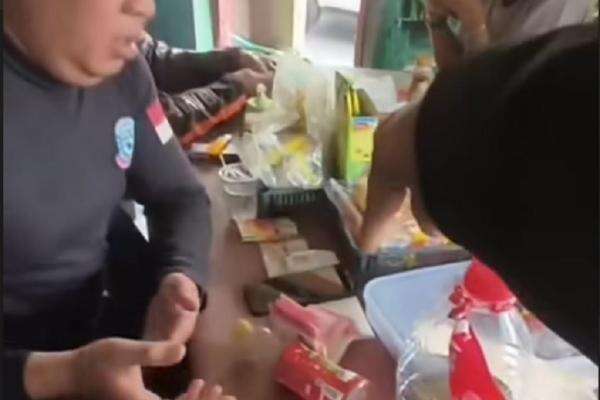 Viral Dishub Kota Bekasi Pungli Rp1,7 Juta ke Sopir Truk Terancam Dipecat Viral Dishub Kota Bekasi Pungli Rp1,7 Juta ke Sopir Truk Terancam Dipecat