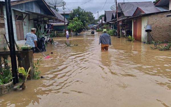 Prabowo Perintahkan Penanganan Cepat Banjir di Wilayah Jawa Tengah Prabowo Perintahkan Penanganan Cepat Banjir di Wilayah Jawa Tengah