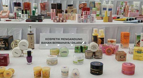 BPOM Bongkar Penjualan Kosmetik Ilegal Senilai Rp260 Miliar di RI BPOM Bongkar Penjualan Kosmetik Ilegal Senilai Rp260 Miliar di RI