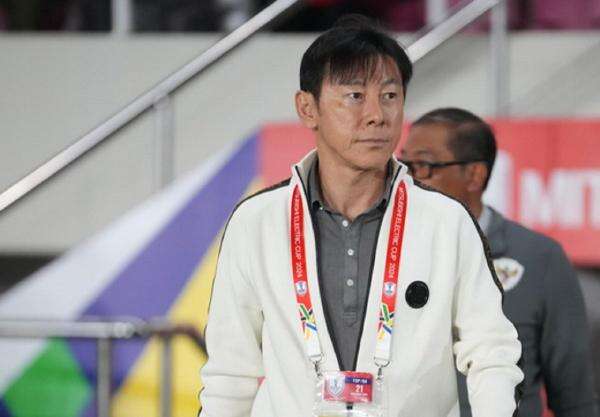 Nama Shin Tae-yong Menggema di SUGBK Setelah Timnas Indonesia Bermain 0-0 dengan Malaysia Nama Shin Tae-yong Menggema di SUGBK Setelah Timnas Indonesia Bermain 0-0 dengan Malaysia