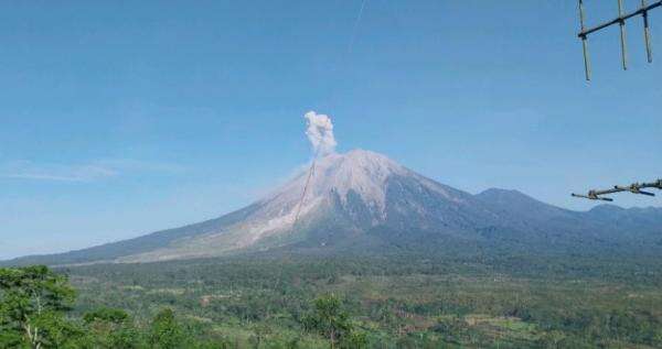 Gunung Semeru Lima Kali Erupsi pada Senin Pagi 26 Oktober 2026, Status Siaga Gunung Semeru Lima Kali Erupsi pada Senin Pagi 26 Oktober 2026, Status Siaga