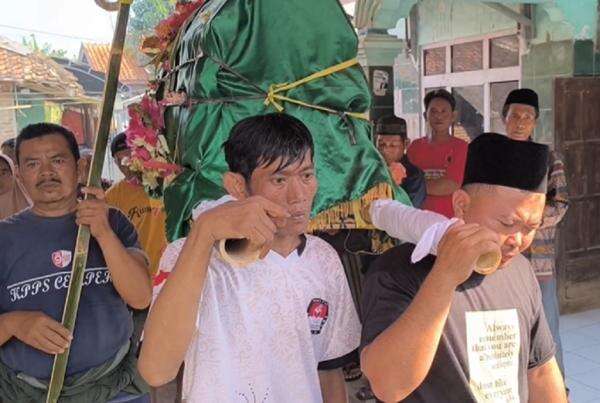 Tragedi Kecelakaan Pikap Tewaskan 12 Orang di Indramayu, Menantu Ungkap Firasat Aneh Tragedi Kecelakaan Pikap Tewaskan 12 Orang di Indramayu, Menantu Ungkap Firasat Aneh
