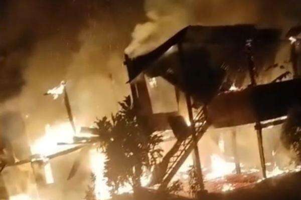 Kebakaran Rumah di Maros, Balita 4 Tahun Tewas Terjebak Kobaran Api Kebakaran Rumah di Maros, Balita 4 Tahun Tewas Terjebak Kobaran Api