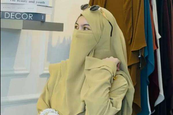 Putus Komunikasi dengan Insanul Fahmi, Wardatina Mawa Ungkap Cara Asuh Anak Usai Bercerai Putus Komunikasi dengan Insanul Fahmi, Wardatina Mawa Ungkap Cara Asuh Anak Usai Bercerai