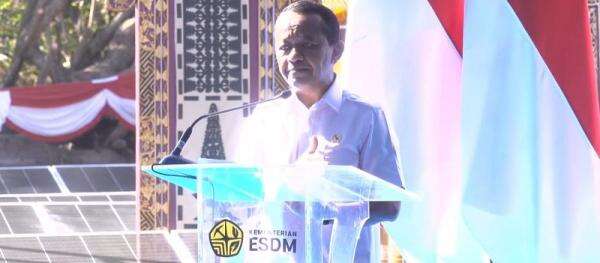Bahlil: Proyek PLTS 100 GW Butuh Investasi Rp1.140 Triliun, Hemat Subsidi Rp73 Triliun per Tahun Bahlil: Proyek PLTS 100 GW Butuh Investasi Rp1.140 Triliun, Hemat Subsidi Rp73 Triliun per Tahun