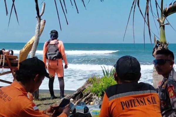 WNA Polandia Hilang di Pantai Tembles Jembrana, Diduga Terseret Arus saat Berenang WNA Polandia Hilang di Pantai Tembles Jembrana, Diduga Terseret Arus saat Berenang