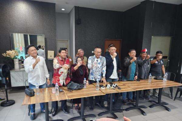 Peradi Bersatu Dukung Roy-Tifa Ditangkap: Kebebasan Berpendapat Jangan Disalahgunakan! Peradi Bersatu Dukung Roy-Tifa Ditangkap: Kebebasan Berpendapat Jangan Disalahgunakan!