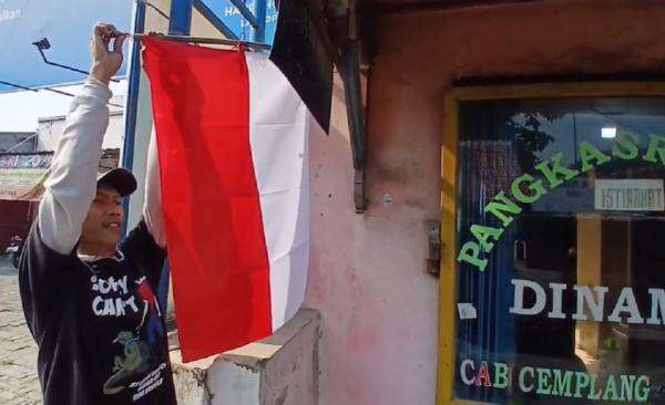 Kata Tukang Cukur di Bogor usai Viral Sebut Belum Merdeka saat Diminta Pasang Bendera Kata Tukang Cukur di Bogor usai Viral Sebut Belum Merdeka saat Diminta Pasang Bendera