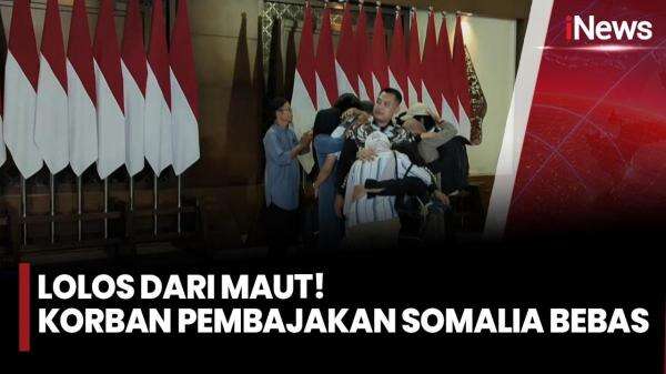 Tangis Haru Sambut Kepulangan 4 ABK WNI Korban Penyanderaan Perompak di Somalia Tangis Haru Sambut Kepulangan 4 ABK WNI Korban Penyanderaan Perompak di Somalia