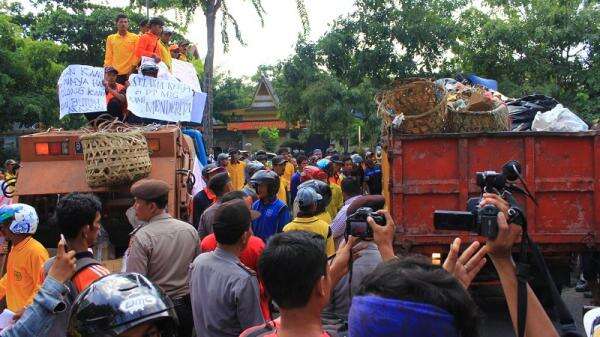 Lantik Sejumlah Pejabat, PJ Wali Kota Tekankan Penanganan Sampah Lantik Sejumlah Pejabat, PJ Wali Kota Tekankan Penanganan Sampah