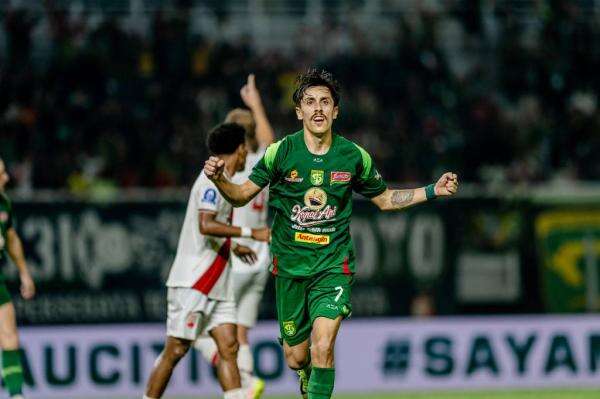 13 Pemain Baru Datang, Francisco Rivera Sebut Persebaya Kini Punya Skuad untuk Rebut Gelar 13 Pemain Baru Datang, Francisco Rivera Sebut Persebaya Kini Punya Skuad untuk Rebut Gelar