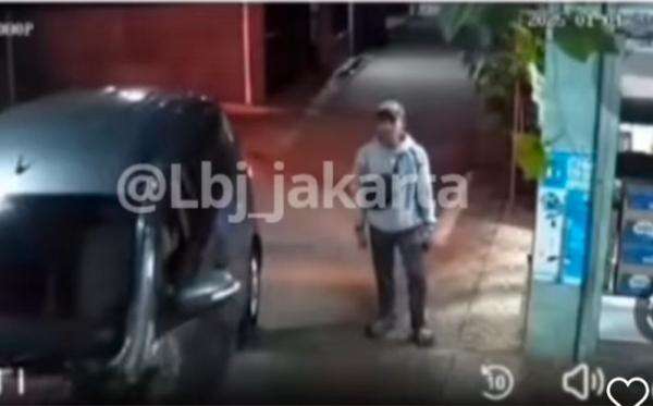 Turun di Mustika Jaya Bekasi, Penumpang Taksi Online dari Tangerang Ini Ogah Bayar Ongkos Turun di Mustika Jaya Bekasi, Penumpang Taksi Online dari Tangerang Ini Ogah Bayar Ongkos