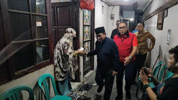 Gubernur Pramono Melayat Korban Pejompongan, Warga: Kawal Sampai Tuntas, Pak! Gubernur Pramono Melayat Korban Pejompongan, Warga: Kawal Sampai Tuntas, Pak!