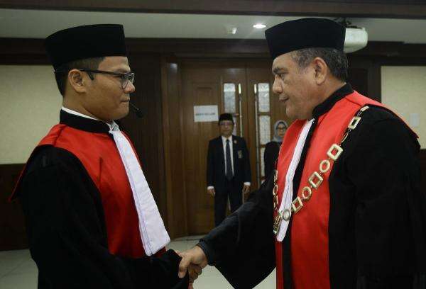 Profil Andi Saputra, Hakim Ad Hoc Tipikor yang Sampaikan Dissenting Opinion Vonis Nadiem Profil Andi Saputra, Hakim Ad Hoc Tipikor yang Sampaikan Dissenting Opinion Vonis Nadiem