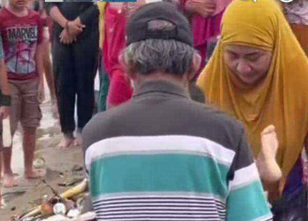 Viral Aksi Heroik Dokter Andi Emy Purnama: Selamatkan Anak 7 Tahun yang Tenggelam di Pantai Bahari Viral Aksi Heroik Dokter Andi Emy Purnama: Selamatkan Anak 7 Tahun yang Tenggelam di Pantai Bahari