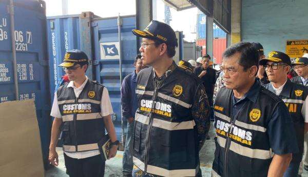 3.100 Kontainer Numpuk di Tanjung Priok, Purbaya Minta Tambah Personel 3.100 Kontainer Numpuk di Tanjung Priok, Purbaya Minta Tambah Personel