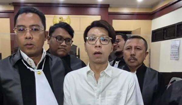 Kuasa Hukum Richard Lee Protes Ketimpangan Jatah Waktu Hadirkan Saksi di Persidangan Kuasa Hukum Richard Lee Protes Ketimpangan Jatah Waktu Hadirkan Saksi di Persidangan