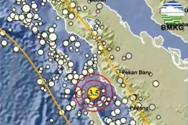 Gempa Hari Ini Guncang Pasaman Barat Sumbar, Cek Kekuatan Magnitudonya! Gempa Hari Ini Guncang Pasaman Barat Sumbar, Cek Kekuatan Magnitudonya!