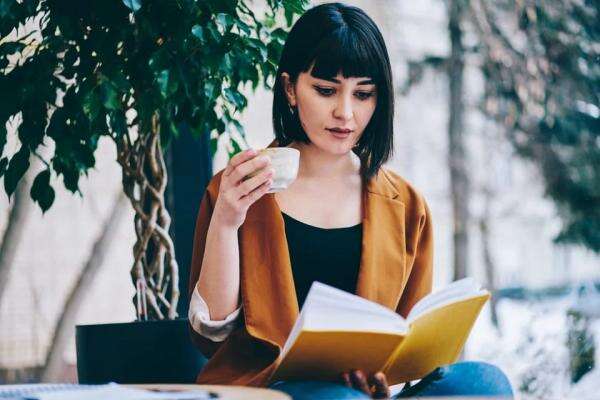 Cukup Baca 4 Buku Setahun, Risiko Stres dan Depresi Bisa Turun Signifikan Cukup Baca 4 Buku Setahun, Risiko Stres dan Depresi Bisa Turun Signifikan