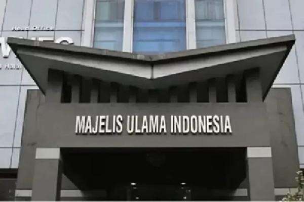 Komisi Fatwa MUI: Pria Berpakaian Wanita Haram, Meski untuk Rayakan HUT Kemerdekaan Komisi Fatwa MUI: Pria Berpakaian Wanita Haram, Meski untuk Rayakan HUT Kemerdekaan