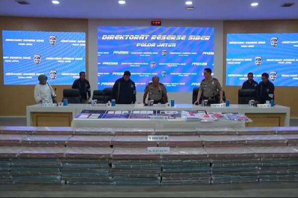 Terungkap Modus Penipuan Kripto di Jatim, Kerugian Korban Capai Rp12,9 Miliar Terungkap Modus Penipuan Kripto di Jatim, Kerugian Korban Capai Rp12,9 Miliar