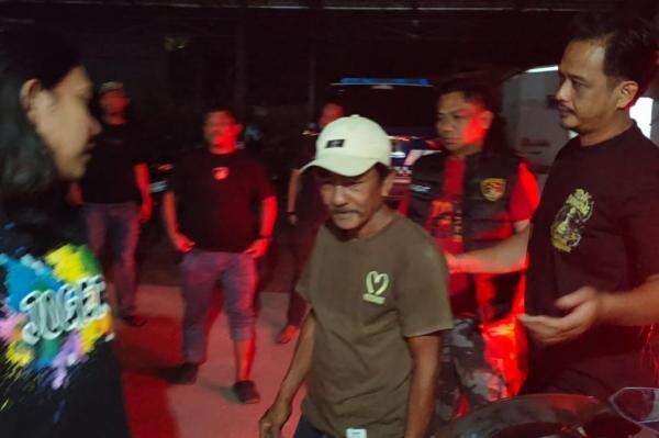 Gara-Gara Tanah Warisan, Ayah dan Anak Diduga Tega Bacok 2 Saudara di Pangkep Gara-Gara Tanah Warisan, Ayah dan Anak Diduga Tega Bacok 2 Saudara di Pangkep