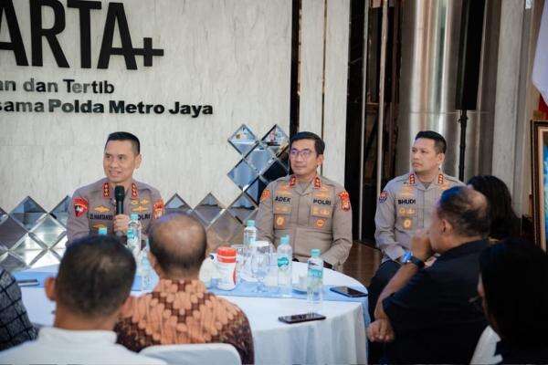Bertemu Para Wartawan, Kapolda Metro Jaya Dengarkan Aspirasi untuk Tingkatkan Pelayanan Polisi Bertemu Para Wartawan, Kapolda Metro Jaya Dengarkan Aspirasi untuk Tingkatkan Pelayanan Polisi
