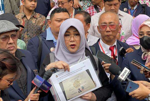 Dokter Tifa Klaim Tak Pernah Teliti Ijazah Jokowi secara Langsung: Objek Kami Dokumen Digital Dokter Tifa Klaim Tak Pernah Teliti Ijazah Jokowi secara Langsung: Objek Kami Dokumen Digital