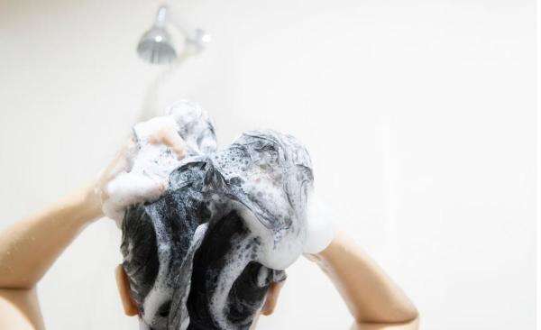 Cara Membersihkan Rambut yang Terkena Abu Vulkanik, Jangan Asal Keramas Cara Membersihkan Rambut yang Terkena Abu Vulkanik, Jangan Asal Keramas