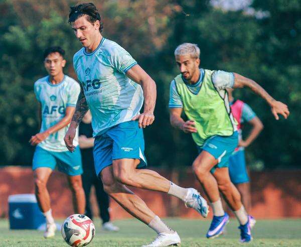 Persik Siapkan Mantan Striker Asing Persib untuk Hadapi Maung Bandung Persik Siapkan Mantan Striker Asing Persib untuk Hadapi Maung Bandung