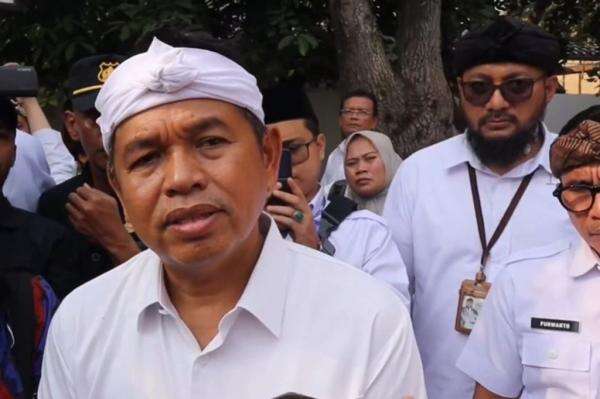 Dedi Mulyadi Minta Polisi Segera Tangkap Penyekap dan Penganiaya Perempuan di Bandung Dedi Mulyadi Minta Polisi Segera Tangkap Penyekap dan Penganiaya Perempuan di Bandung