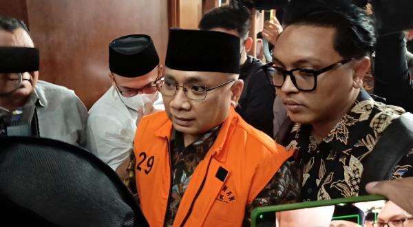 Bersaksi di Sidang Yaqut, Eks Direktur Kemenag Ungkap Risiko Paksakan Kuota Haji 241 Ribu Bersaksi di Sidang Yaqut, Eks Direktur Kemenag Ungkap Risiko Paksakan Kuota Haji 241 Ribu